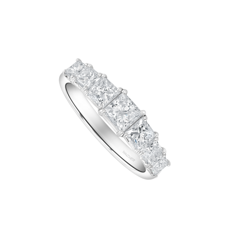 Fancy Ring aus 18 Kt Weißgold mit Diamanten