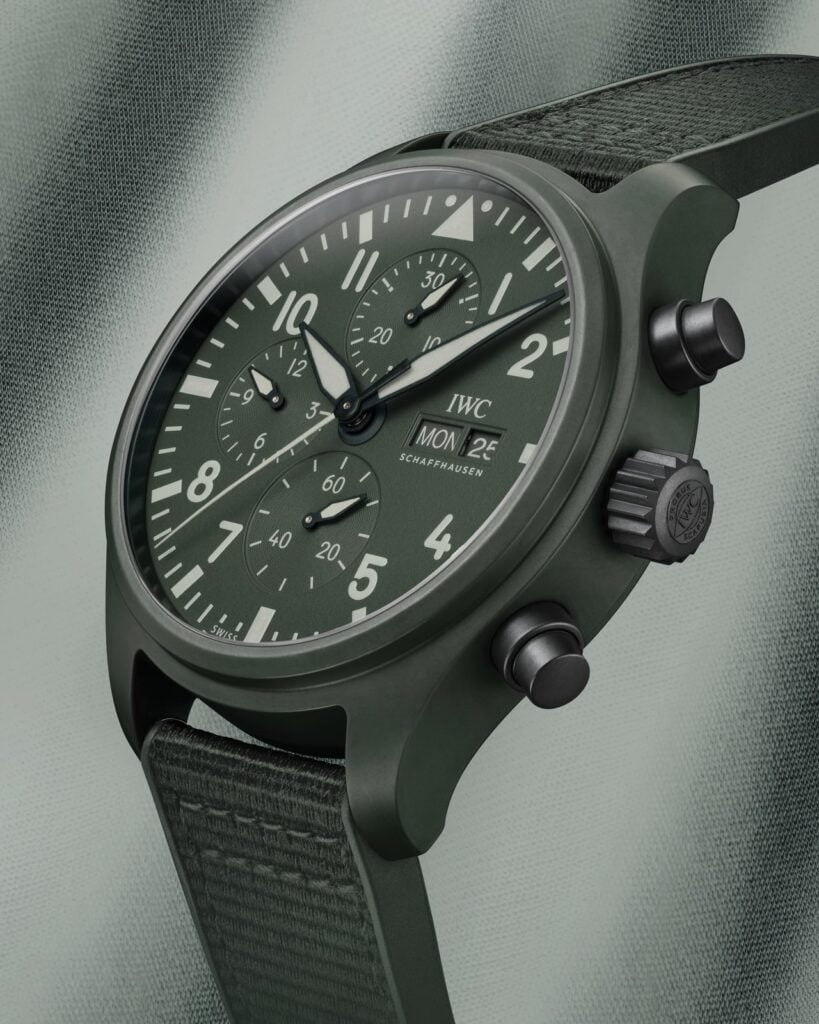 IWIW389106_C