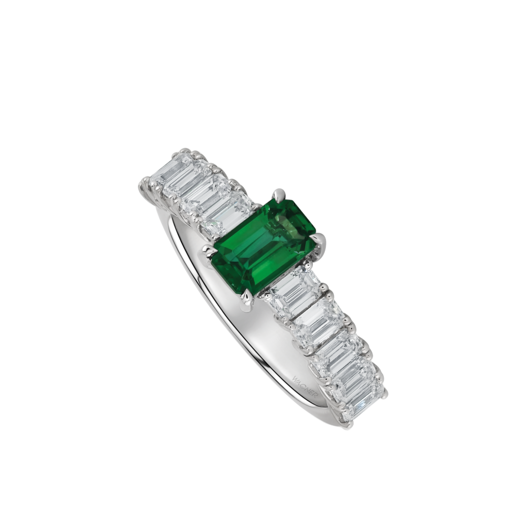 Wagner, Signature Ring aus 18 Kt Weißgold mit Diamanten und Smaragd, Referenz S1112.R.WX, Produktaufnahme