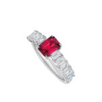 Wagner, Signature Ring aus 18 Kt Weißgold mit Diamanten und Rubin, Referenz S1114.R.WX, Produktaufnahme