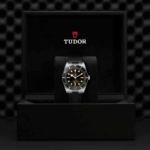 TUM79000N-0002_E